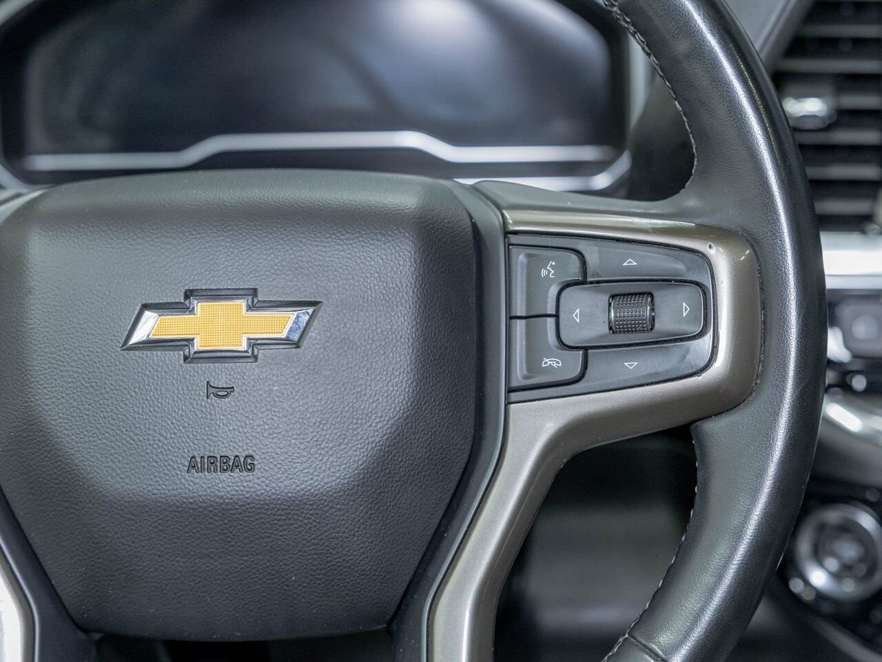 Chevrolet Silverado 2500HD HIGH COUNTRY Z71 CREW 4X4 *DIESEL* TOIT *HUD* BOSE 2024 Noir Saint-Jérôme - photo #16