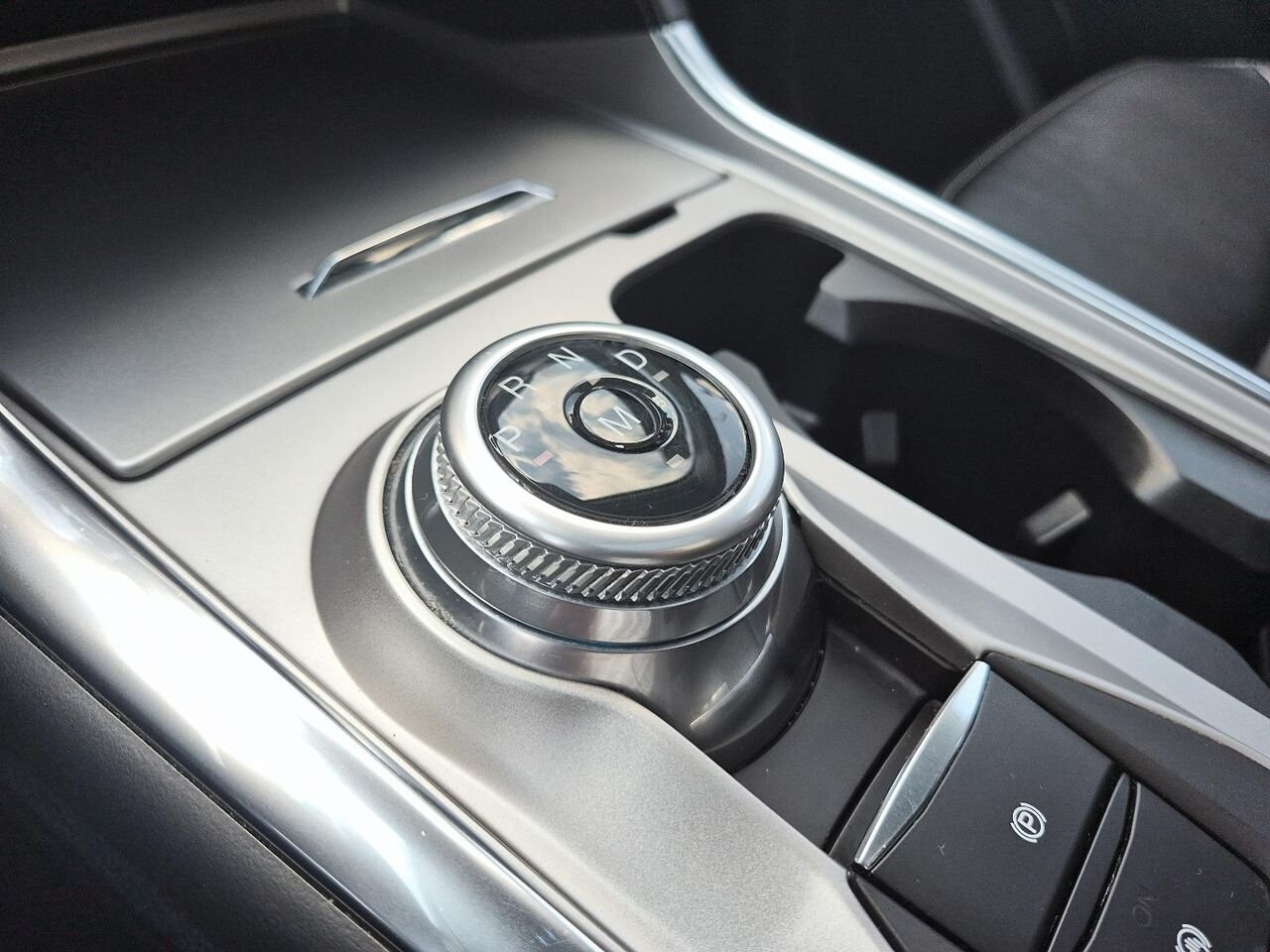 2020 Ford Explorer Black Saint-Jérôme - photo #13