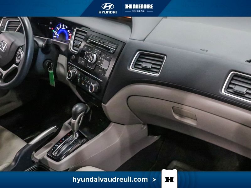 Honda Civic YA888 | LX 4 portes, boîte automatique 2013 Gris Laval - photo #30