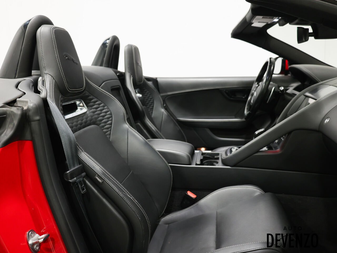 Jaguar F-TYPE 2023 Rouge Saint-Eustache - photo #6
