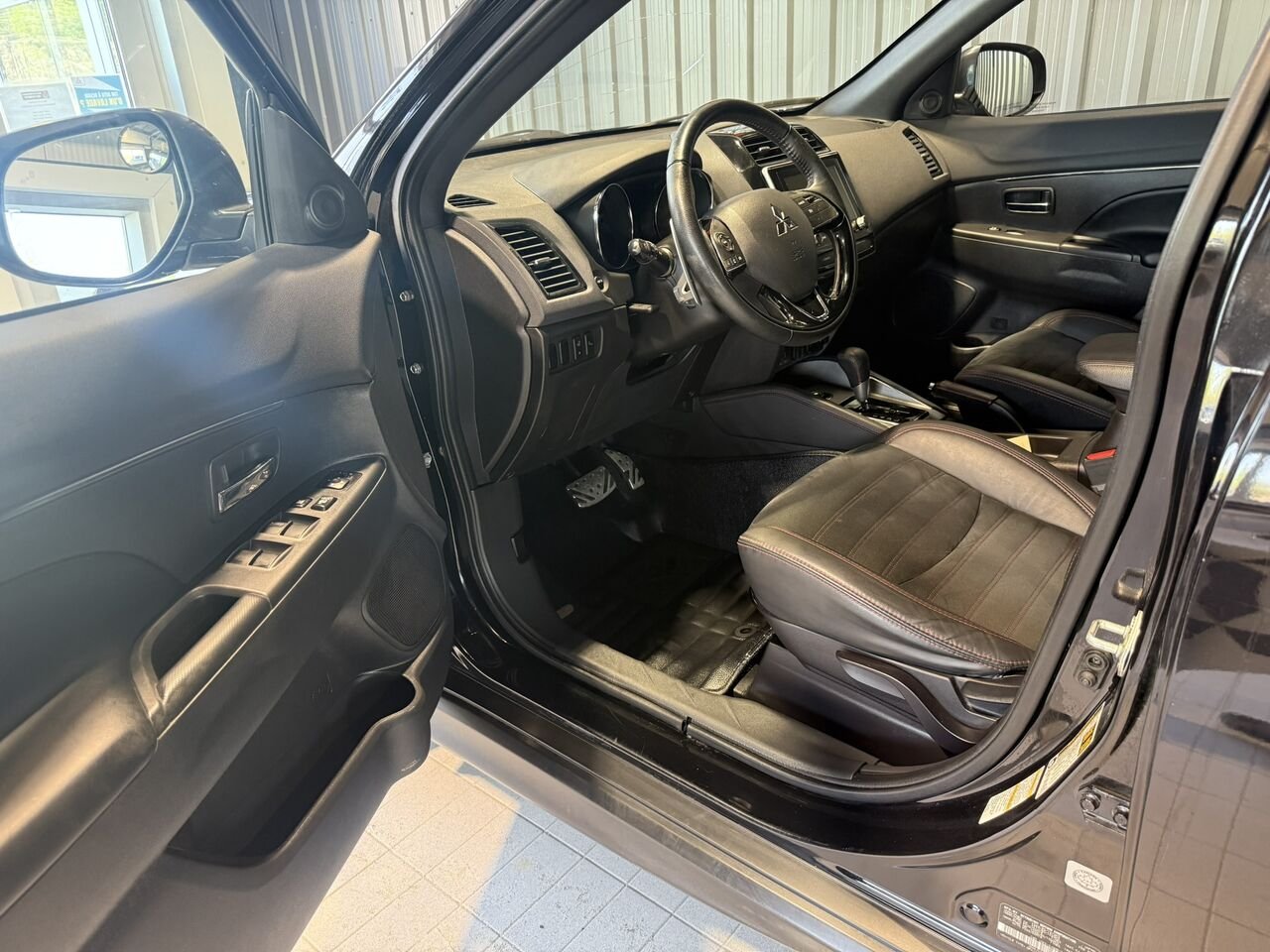 2021 Mitsubishi RVR Black Rouyn-Noranda - photo #4