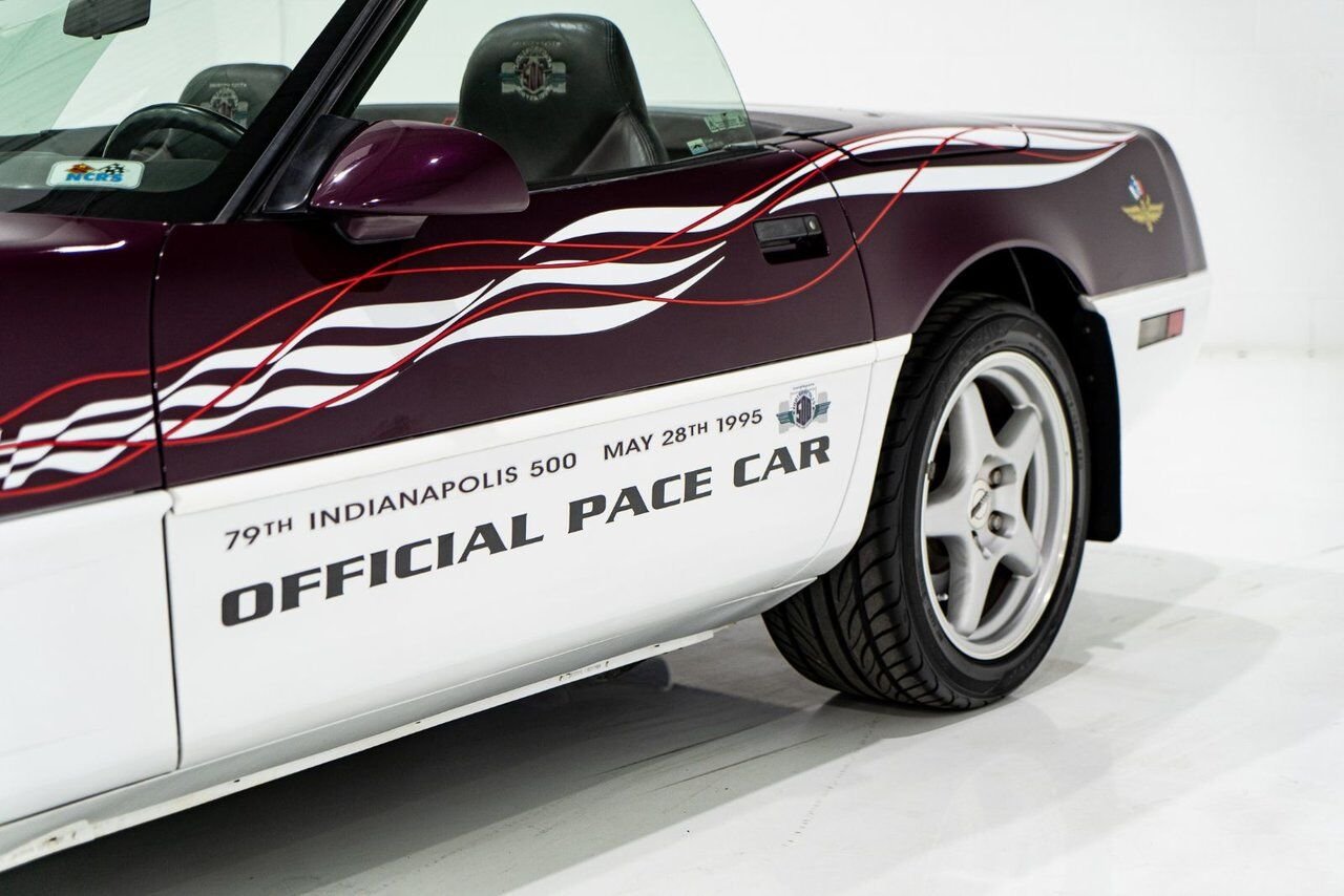 Chevrolet Corvette Convertible Pace Car 1995 Mauve Montréal - photo #4