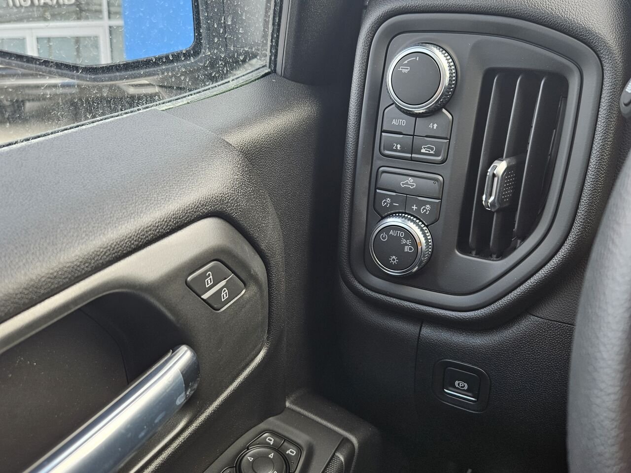 GMC Sierra 1500 Pro cabine multiplace 4RM 157 po 2026 Blanc sommet Thetford Mines - photo #10