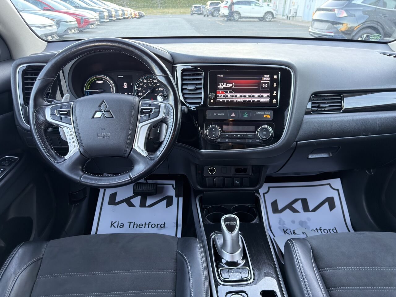 2018 Mitsubishi Outlander Plug-In Hybrid Black Thetford Mines - photo #15