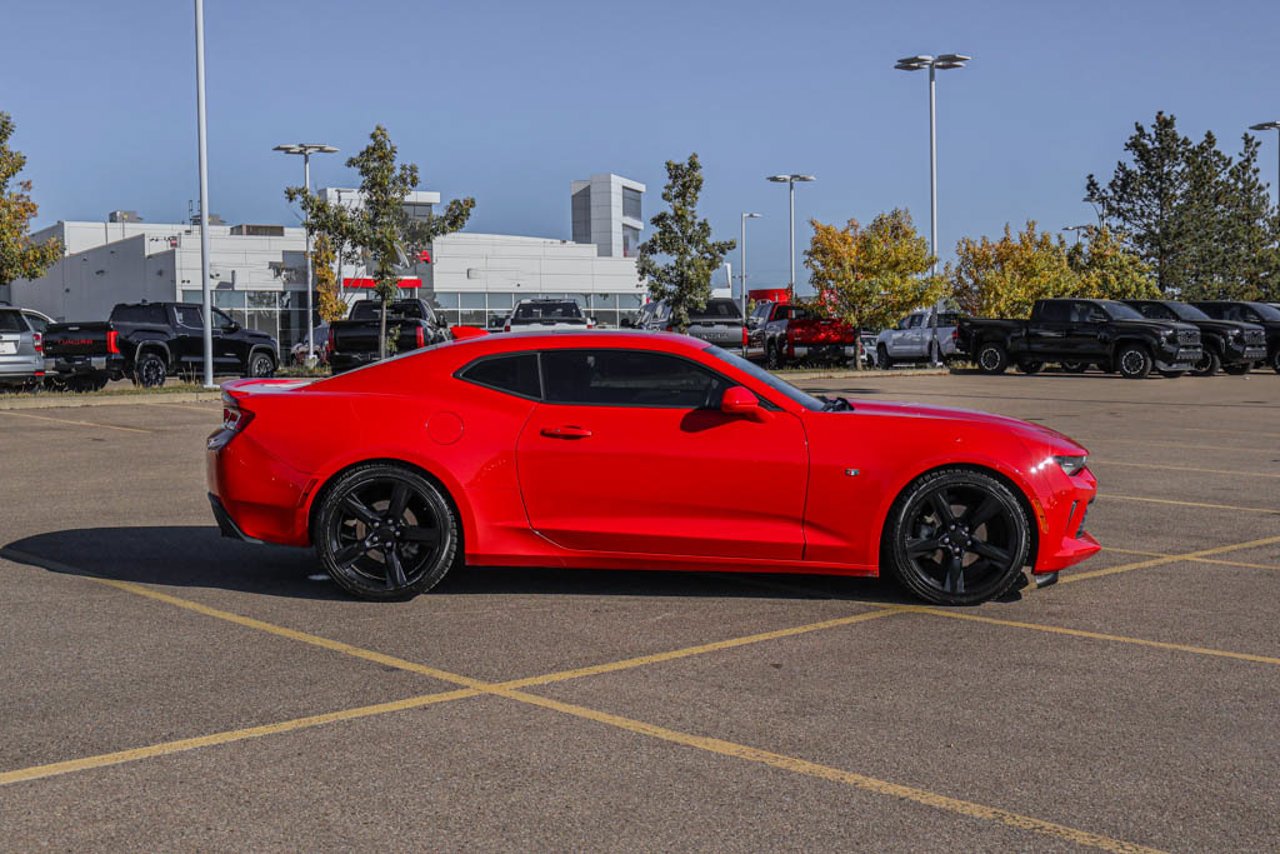 2018 Chevrolet Camaro 2dr Cpe 2LT Red Sherwood Park - photo #9
