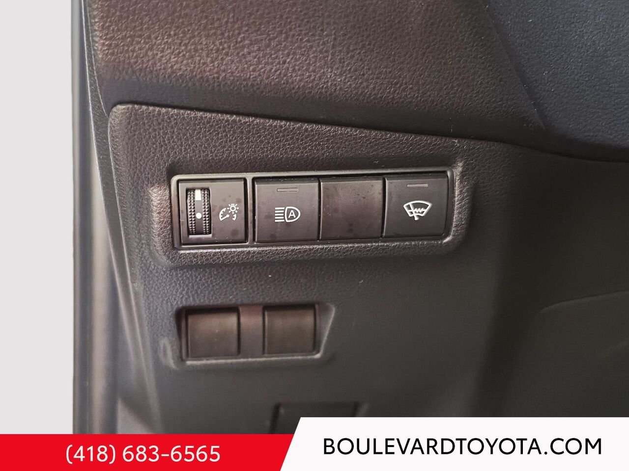 2023 Toyota Corolla Cross 100755A-94 | LE, AWD Silver Québec - photo #9