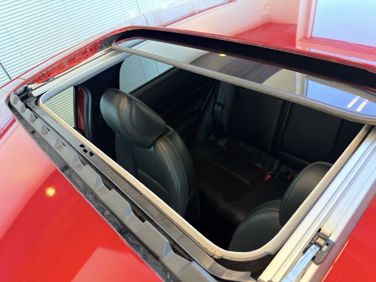 2022 Mazda CX-30 Red Notre-Dame-des-Prairies - photo #13