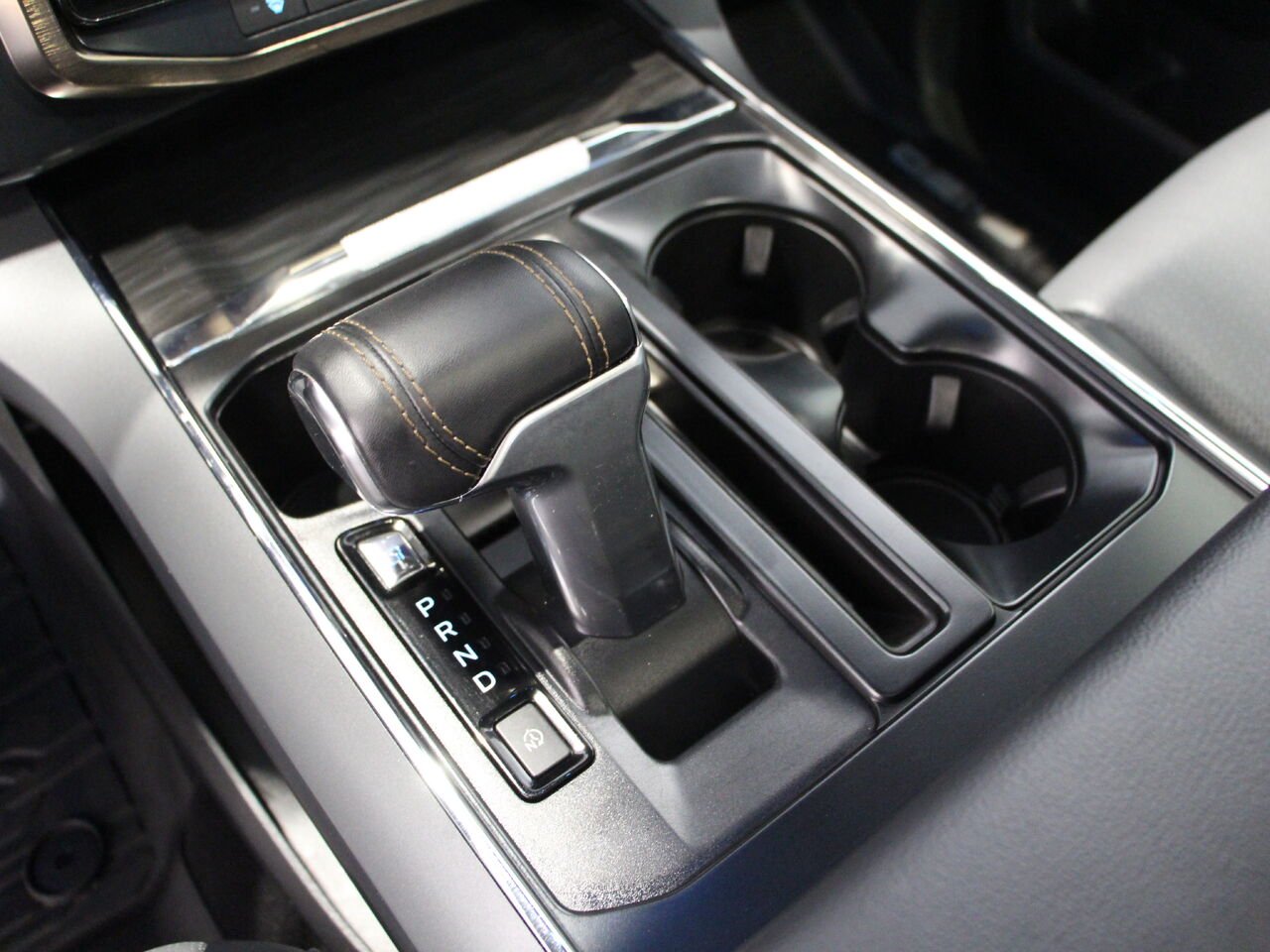 2025 Ford F-150 Lightning LARIAT F150 LIGHTNING LARIAT Grey Châteauguay - photo #9