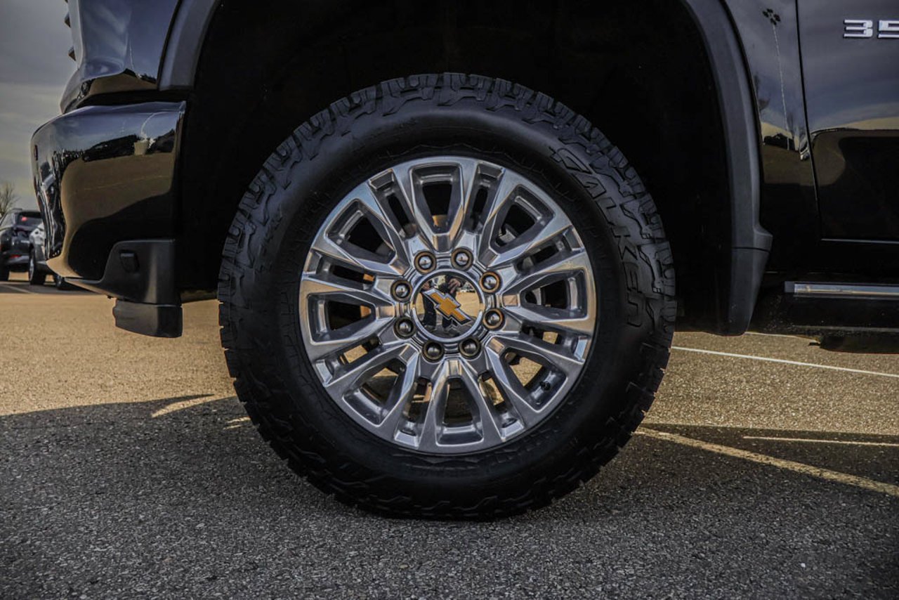 2022 Chevrolet Silverado 3500HD 4WD Crew Cab 159 High Country Black Sherwood Park - photo #12
