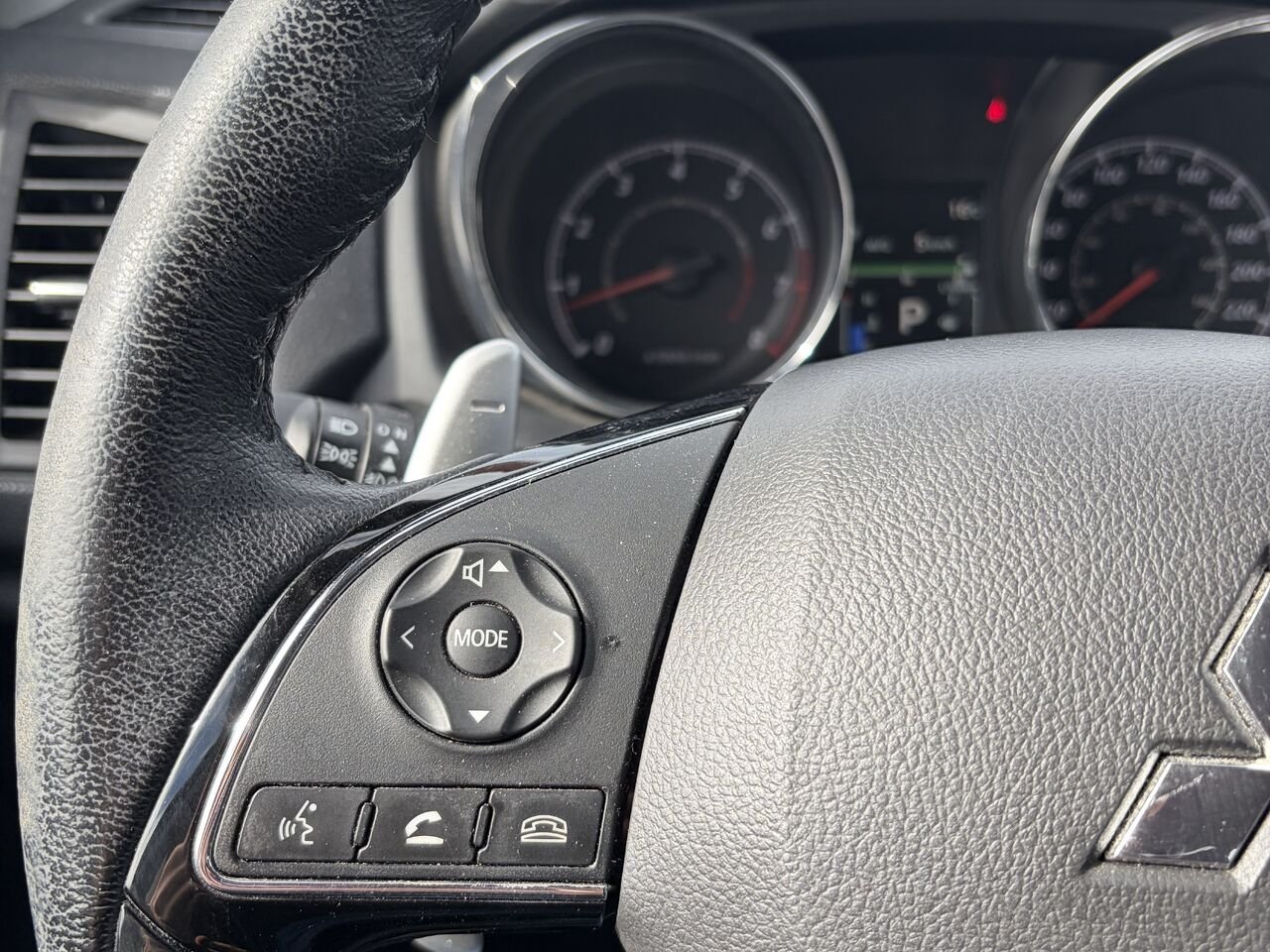 2016 MITSUBISHI RVR GT traction intégrale 4 portes CVT GT White Gatineau - photo #5