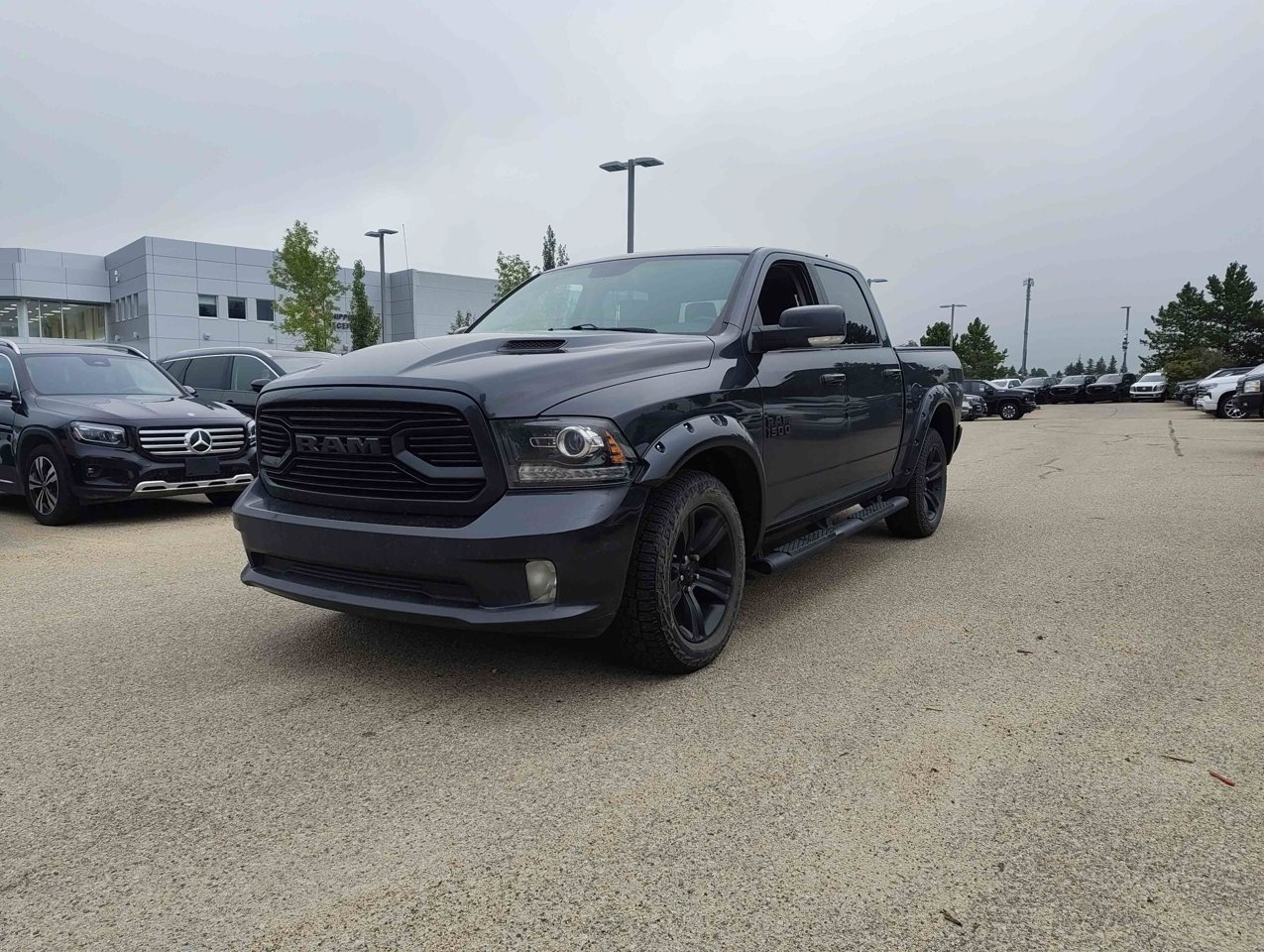 2018 Ram 1500 Sport 4x4 Crew Cab 5'7 Box *Ltd Avail* Grey Sherwood Park - photo #3