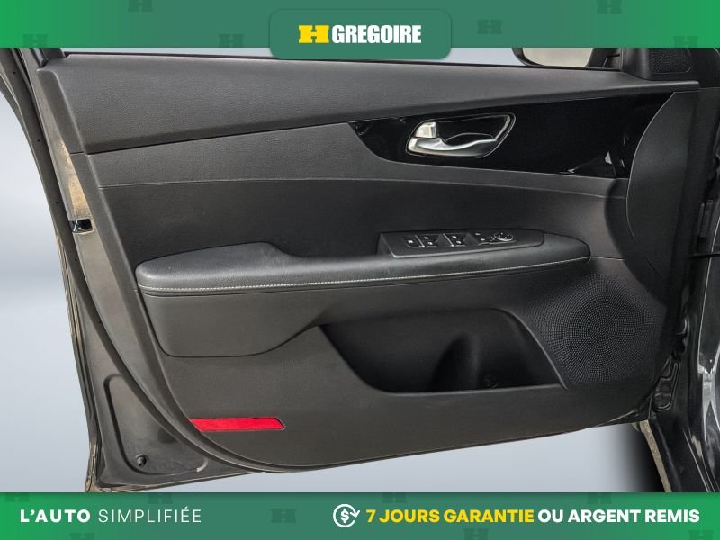 2022 Kia Forte Black Blainville - photo #27