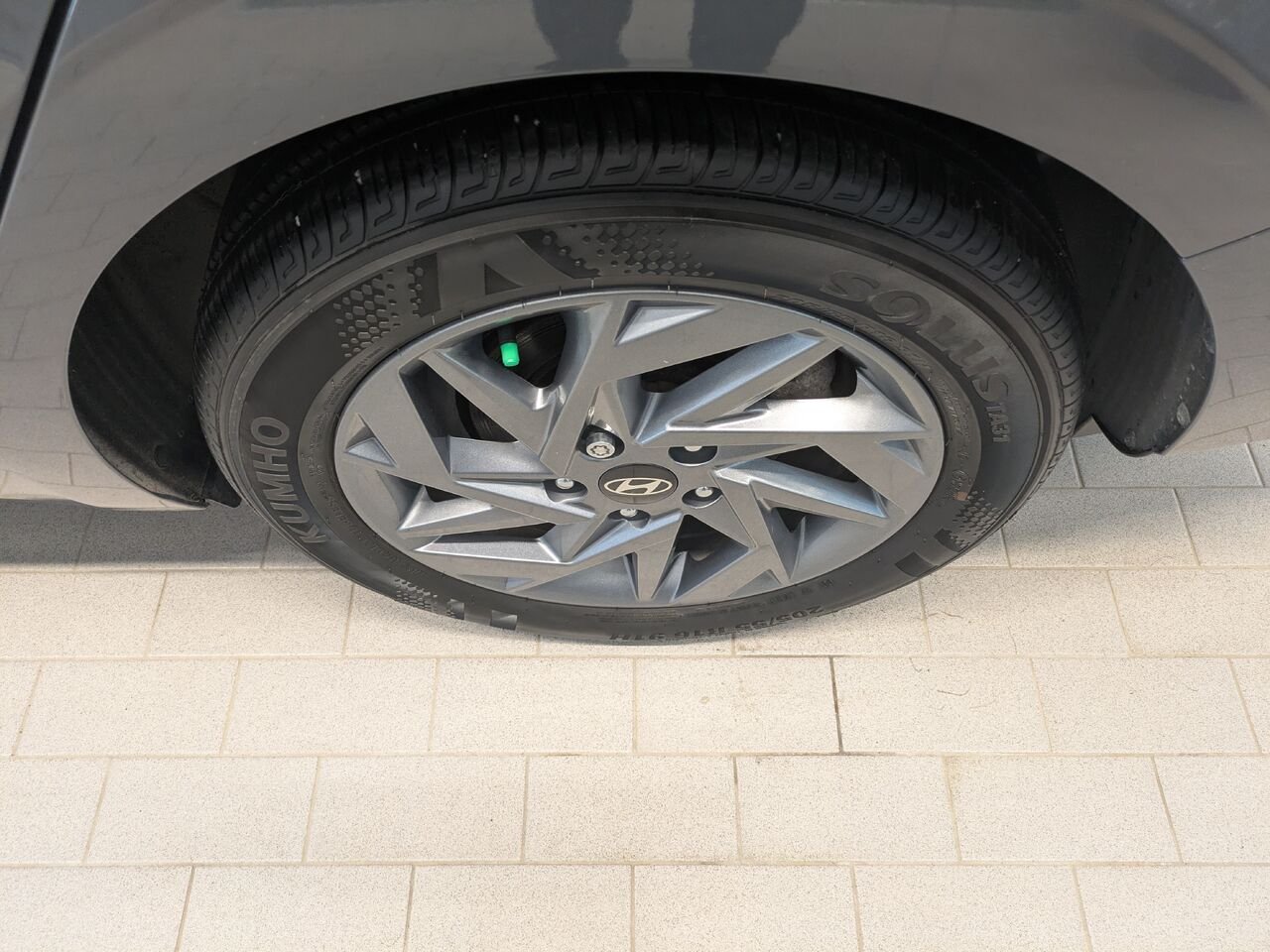 2024 Hyundai Elantra Grey Gatineau - photo #3