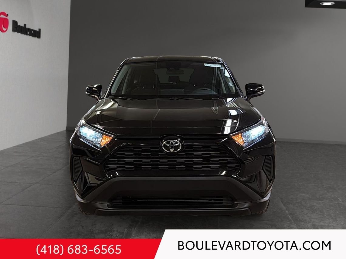 Toyota RAV4 531713-108 | LE 2024 Noir Québec - photo #1