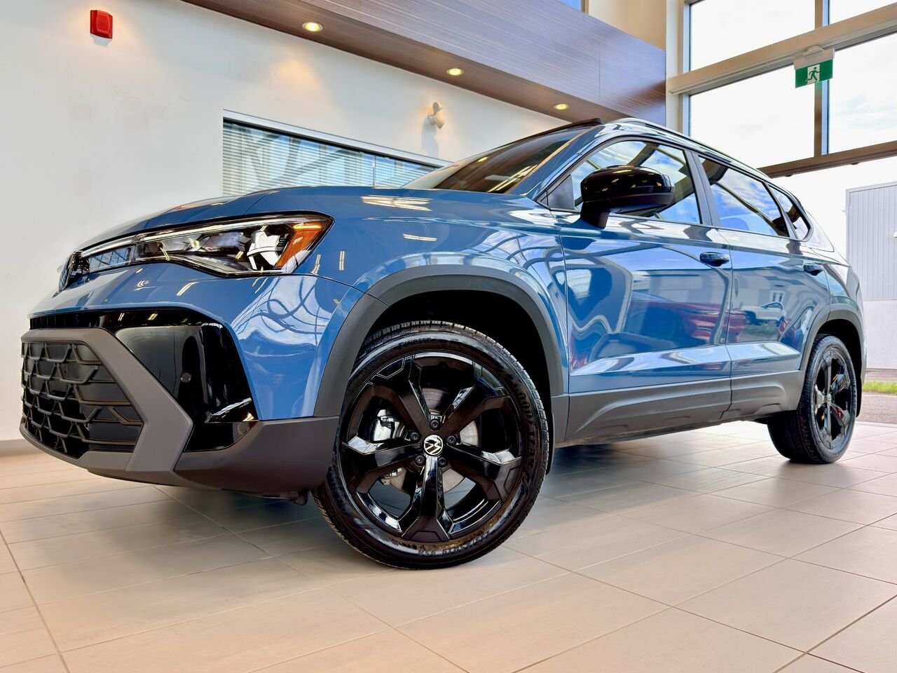 Volkswagen Taos 2026 Bleu Notre-Dame-des-Prairies - photo #1