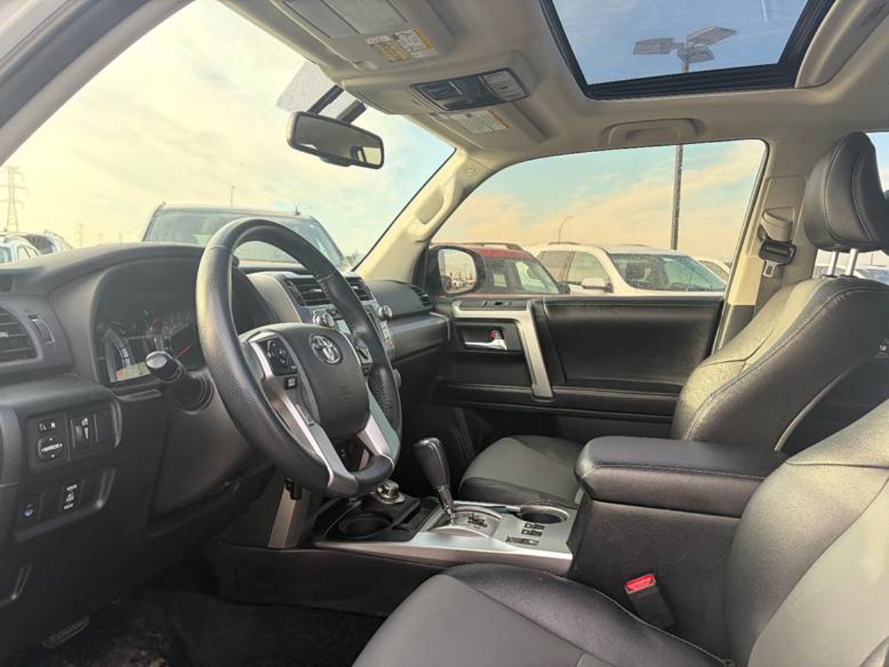 2016 Toyota 4Runner 4WD 4dr V6 SR5 White Sherwood Park - photo #5