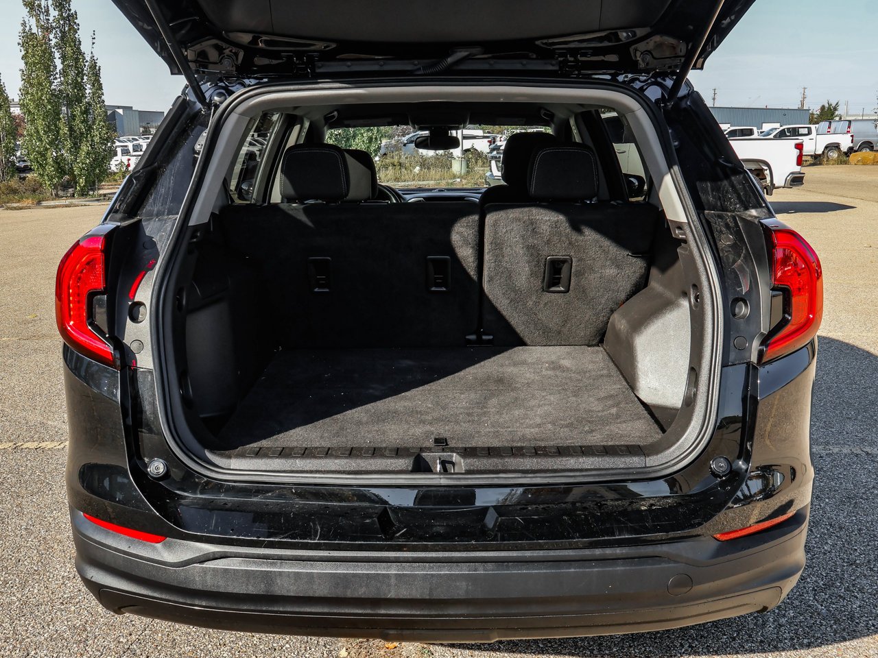 2023 GMC Terrain AWD 4dr SLE Black Sherwood Park - photo #8