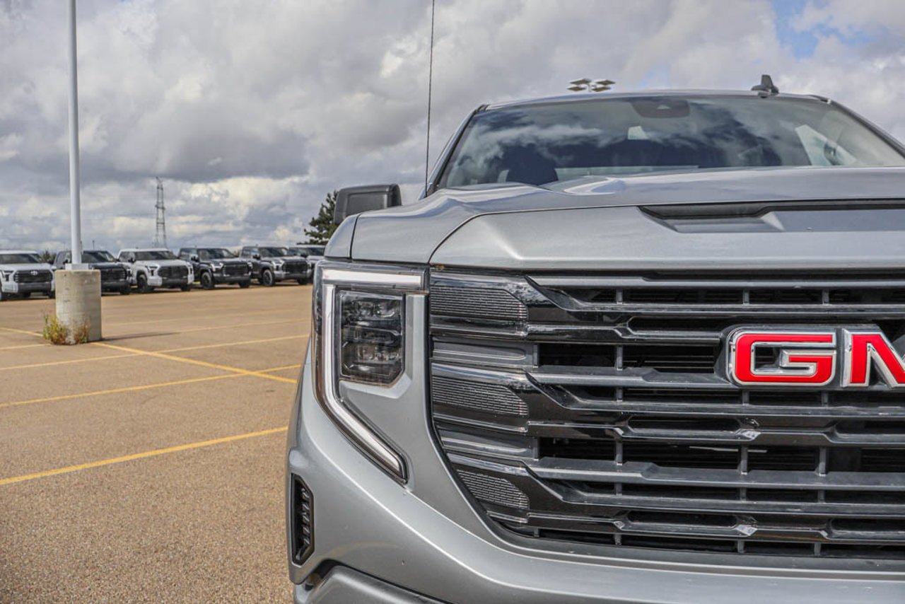 2024 GMC Sierra 1500 4WD Crew Cab 157 Elevation Grey Sherwood Park - photo #10
