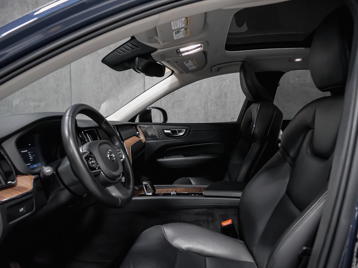 Volvo XC60 B6 PLUS DARK CLIMATE 2023 Bleu Montréal - photo #12