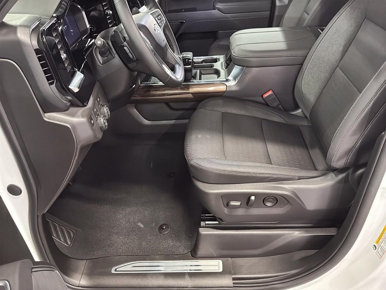 CHEVROLET Silverado 1500 RST 2026 BLANC SOMMET Saint-Hyacinthe - photo #8