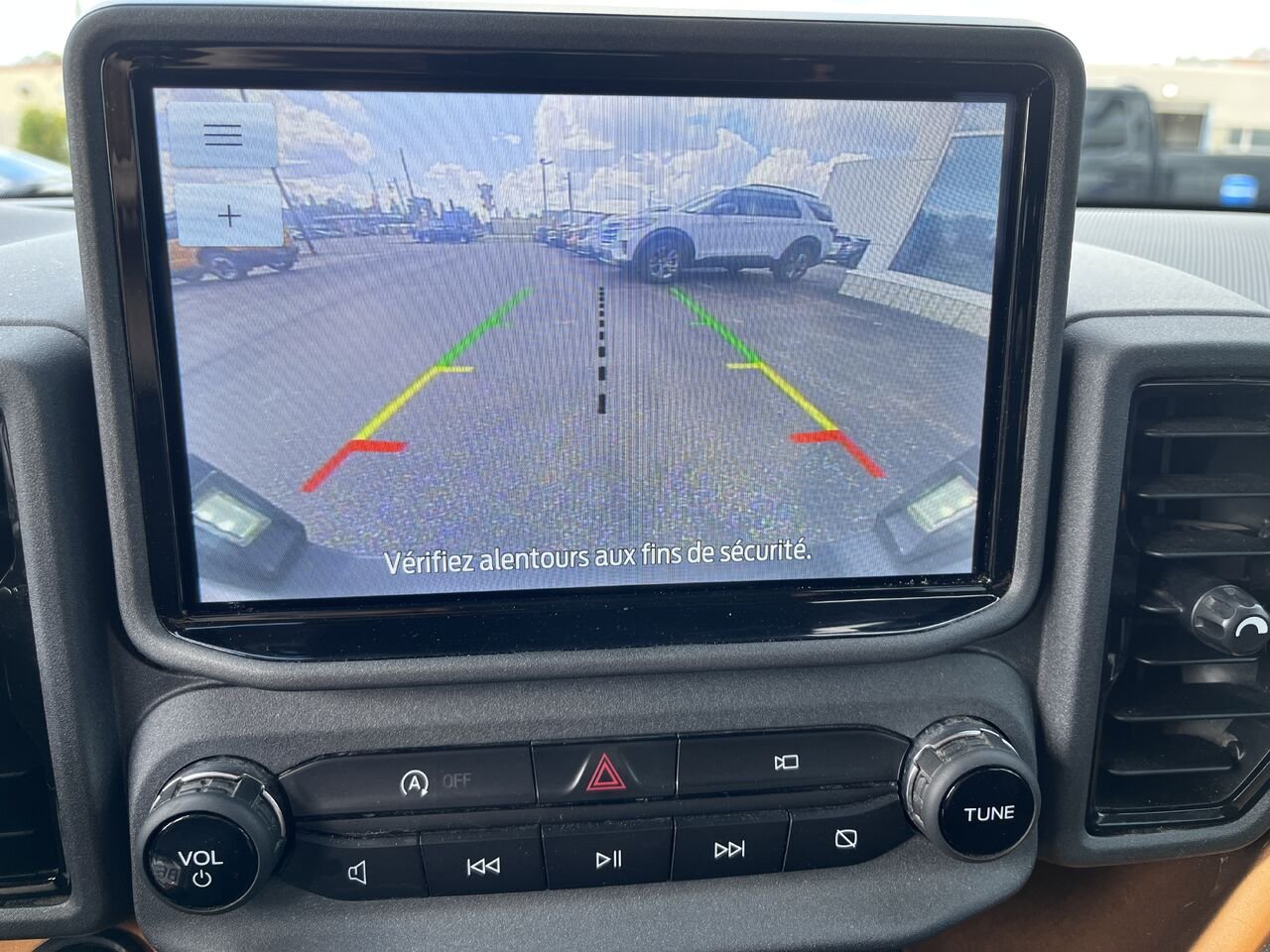 2022 Ford Bronco Sport Cyber Orange Metallic Tri-Coat Mont-Laurier - photo #13