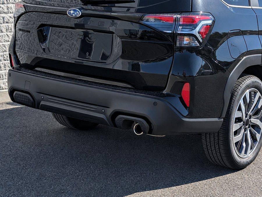 2026 SUBARU Forester PREMIER Crystal Black Silica