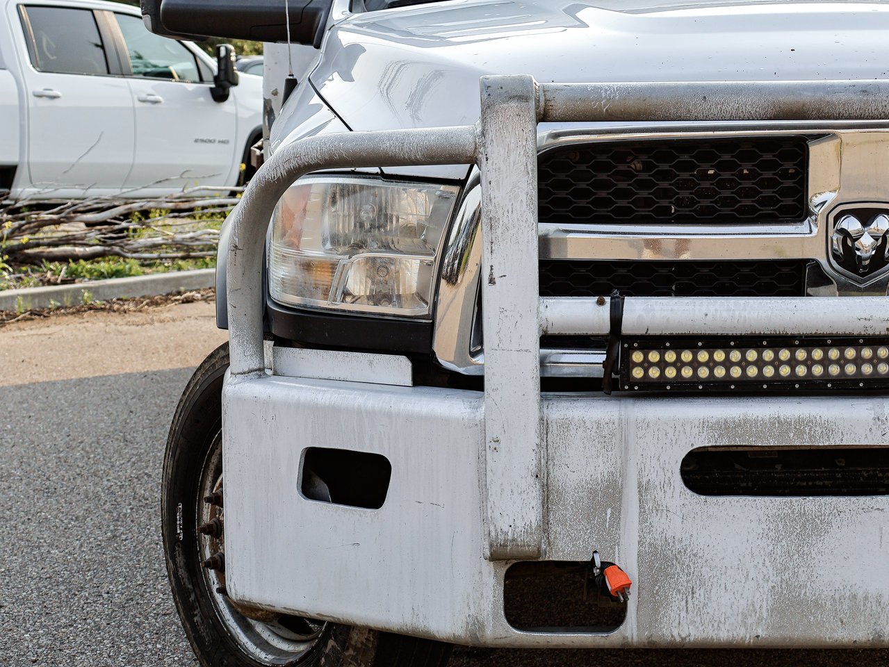 2014 Ram 5500 4WD Reg Cab 204 WB 120 CA ST White Sherwood Park - photo #4