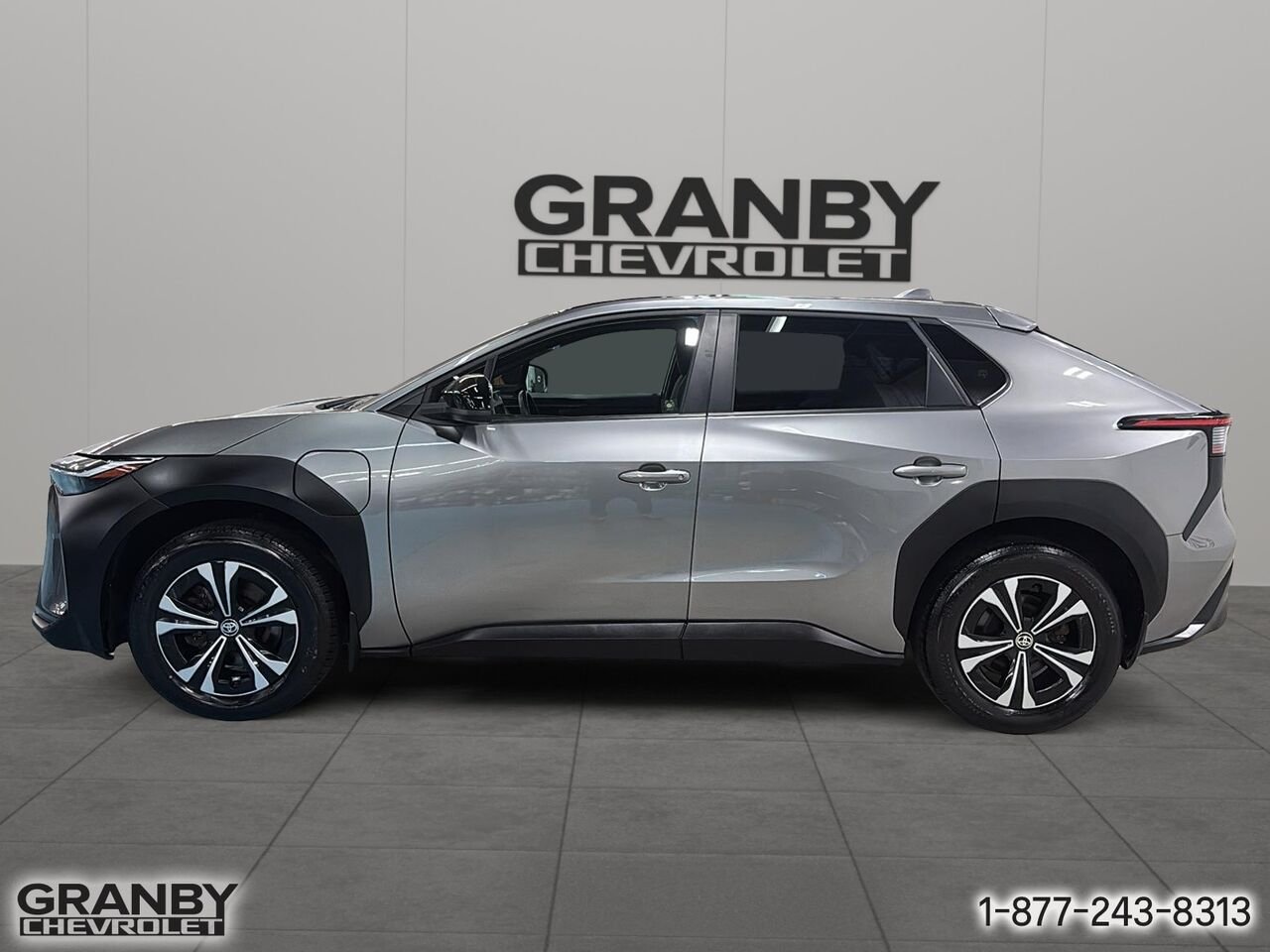 2023 Toyota bZ4X XLE | 27-0100A Grey Granby - photo #7