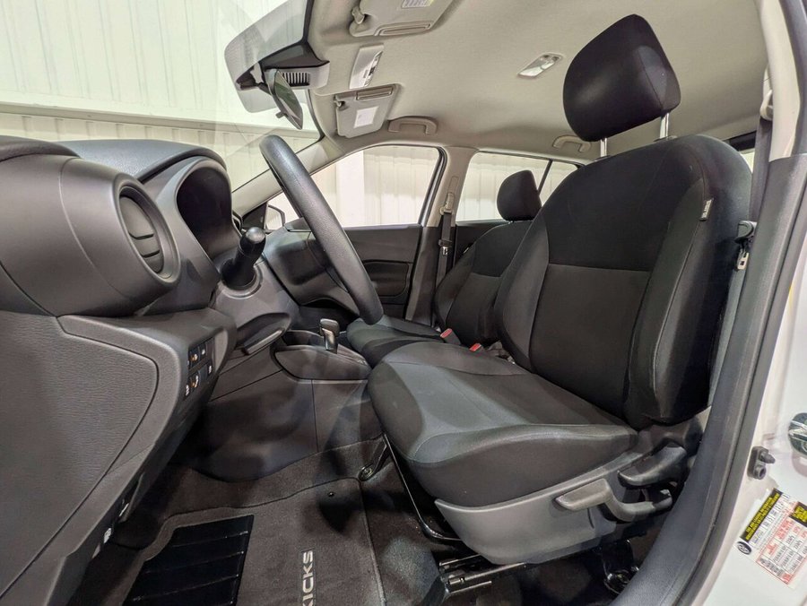 2024 Nissan Kicks S FWD White