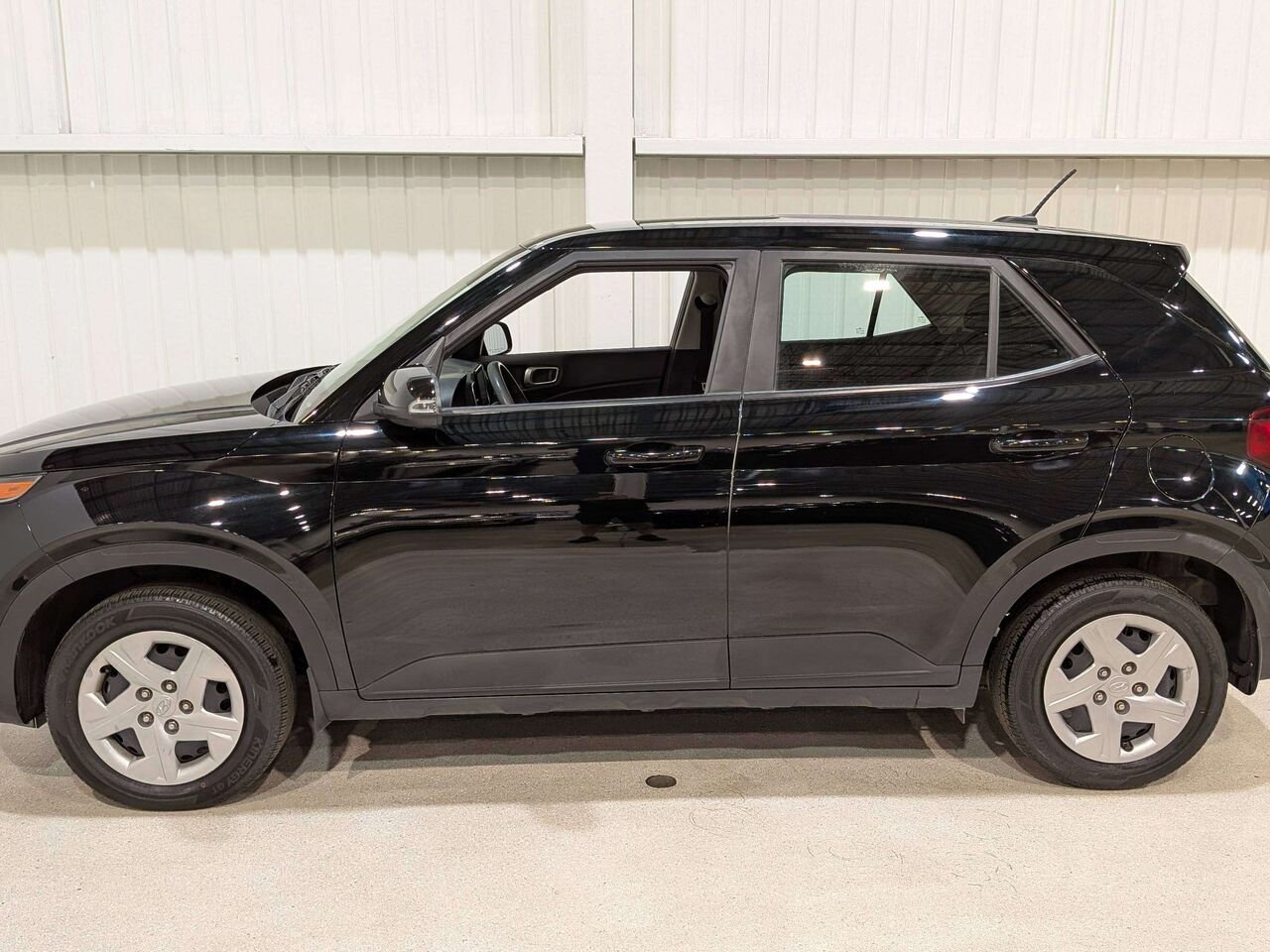 2023 Hyundai Venue Essential IVT Black Val-David - photo #4