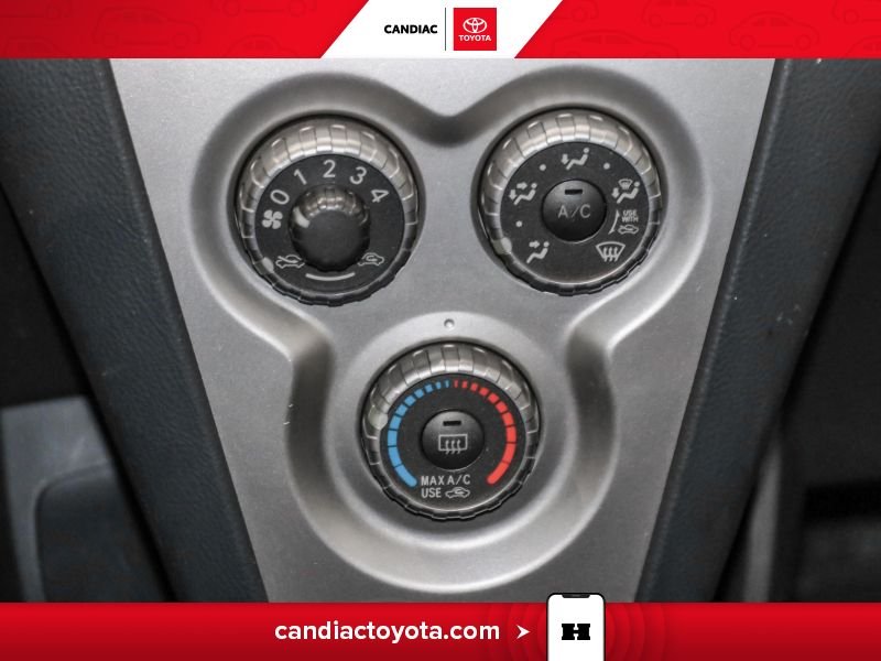 2012 Toyota Yaris Silver Saint-Eustache - photo #17