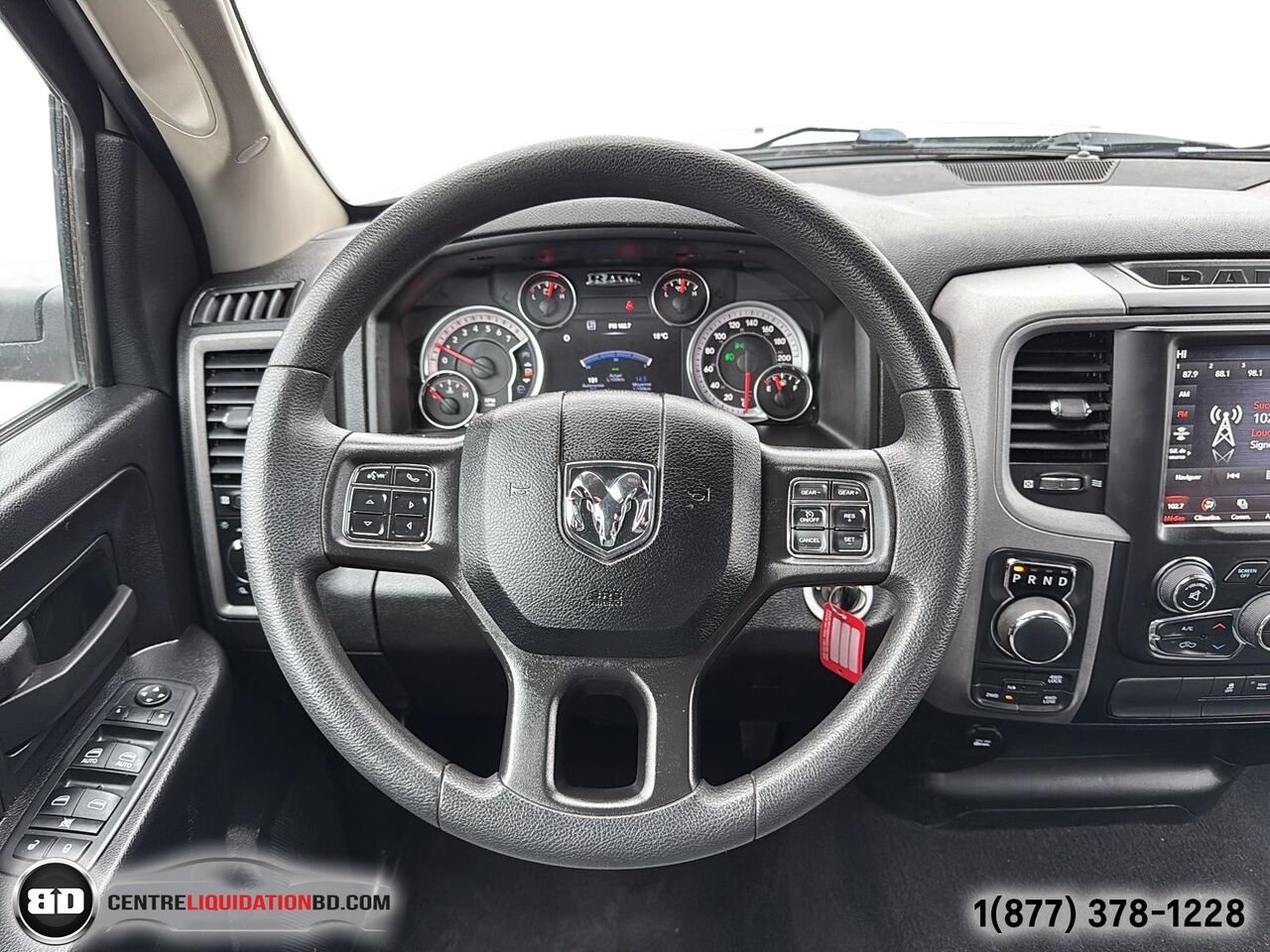 Ram 1500 Classic Express QUAD CAB V6 3.6L 4X4 | BD0187 2021 Noir Granby - photo #18