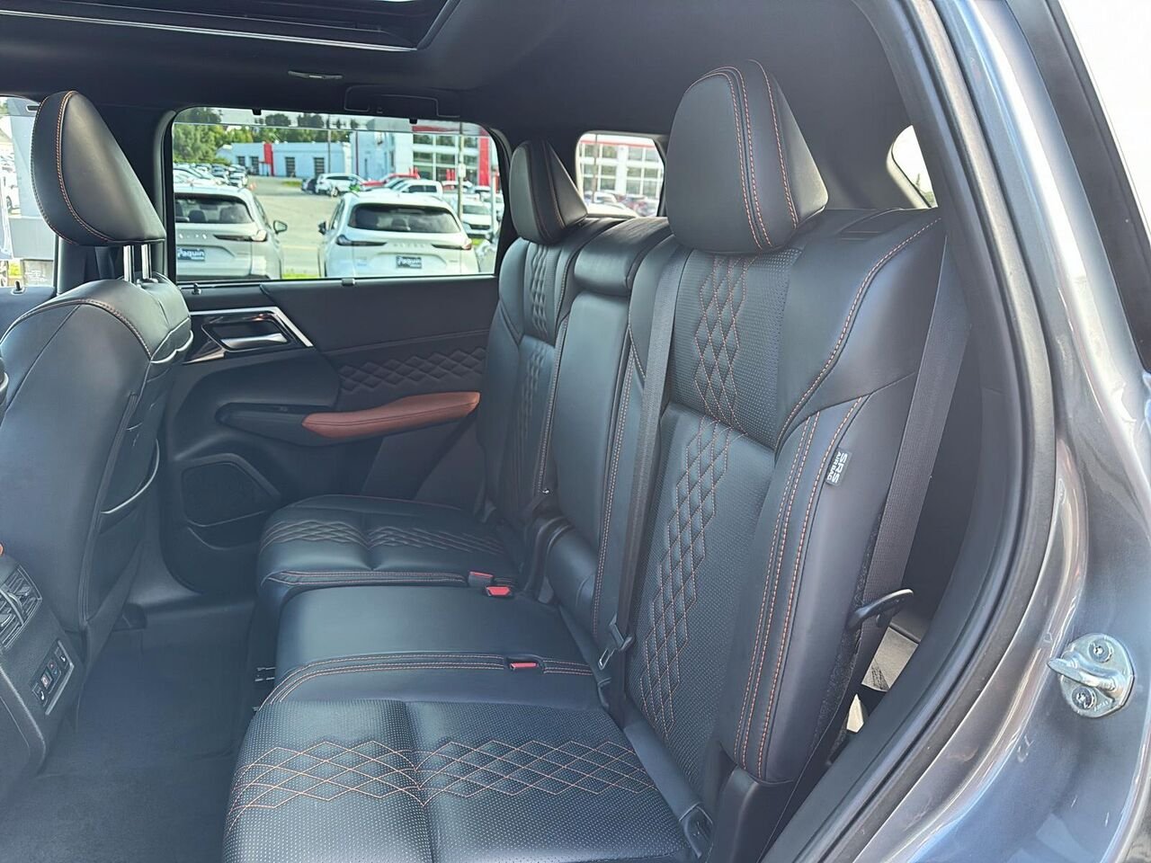 2023 Mitsubishi Outlander Grey Rouyn-Noranda - photo #7