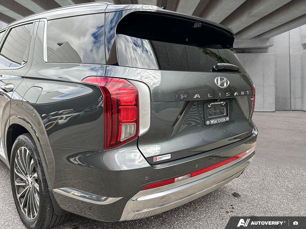 2023 Hyundai Palisade 2700008A | Ultimate Calligraphy, very low kms! Edmonton - photo #10