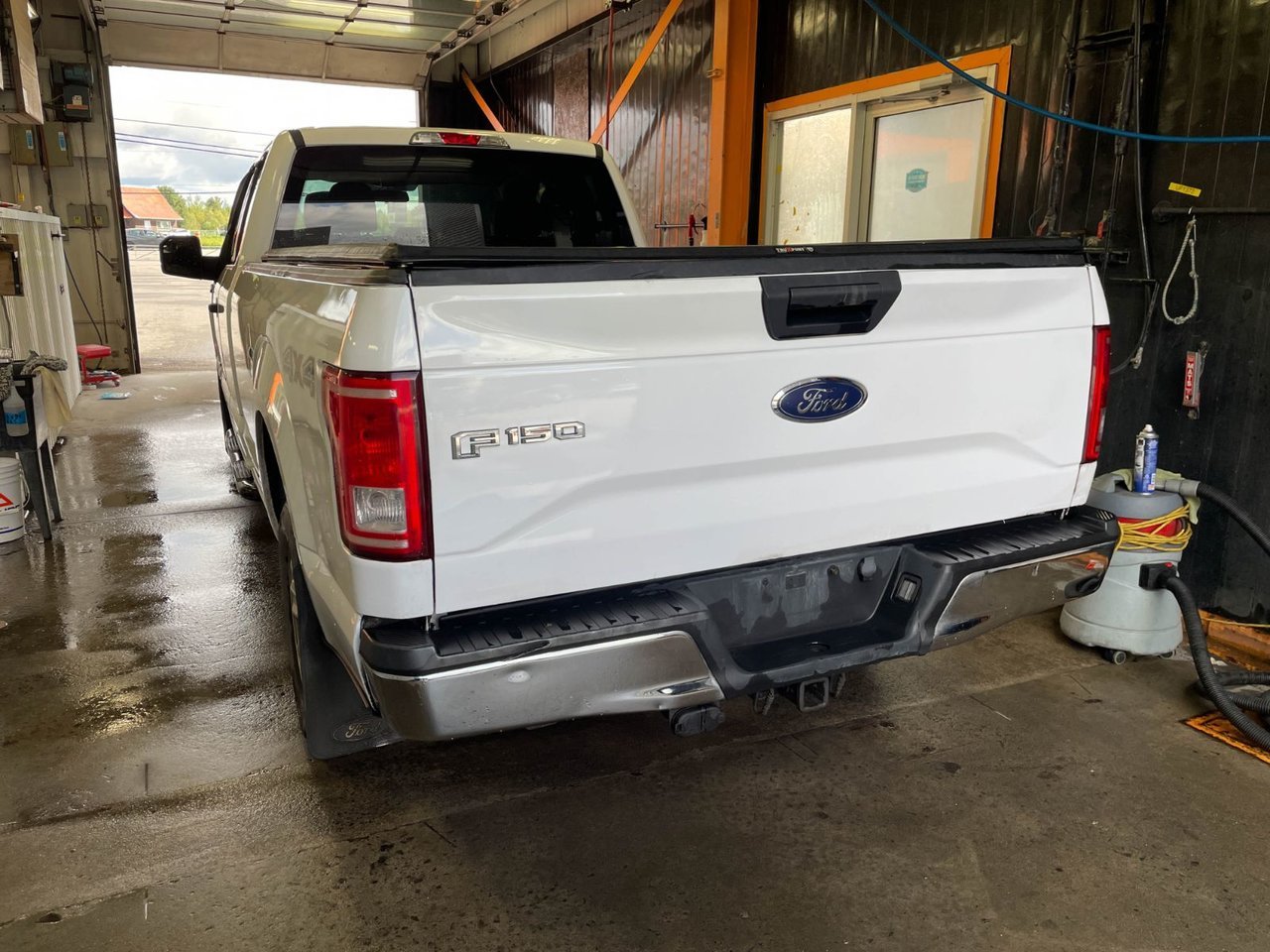 Ford F-150 XLT 4X4 3.5L ECOBOOST *BOITE 8 PI* RATIO 3.31 2016 Blanc Saint-Jérôme - photo #4