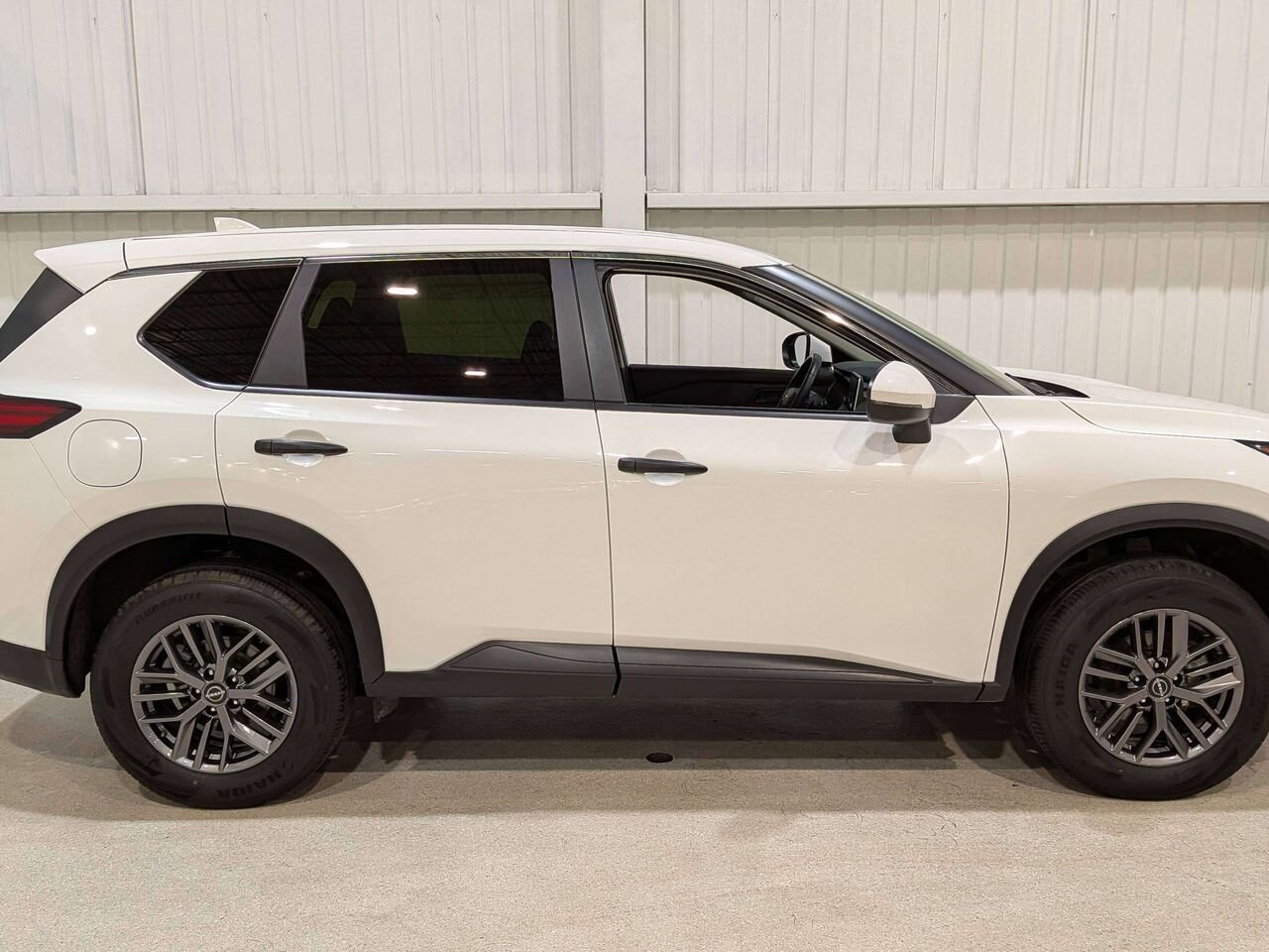 2025 Nissan Rogue AWD S White Val-David - photo #7