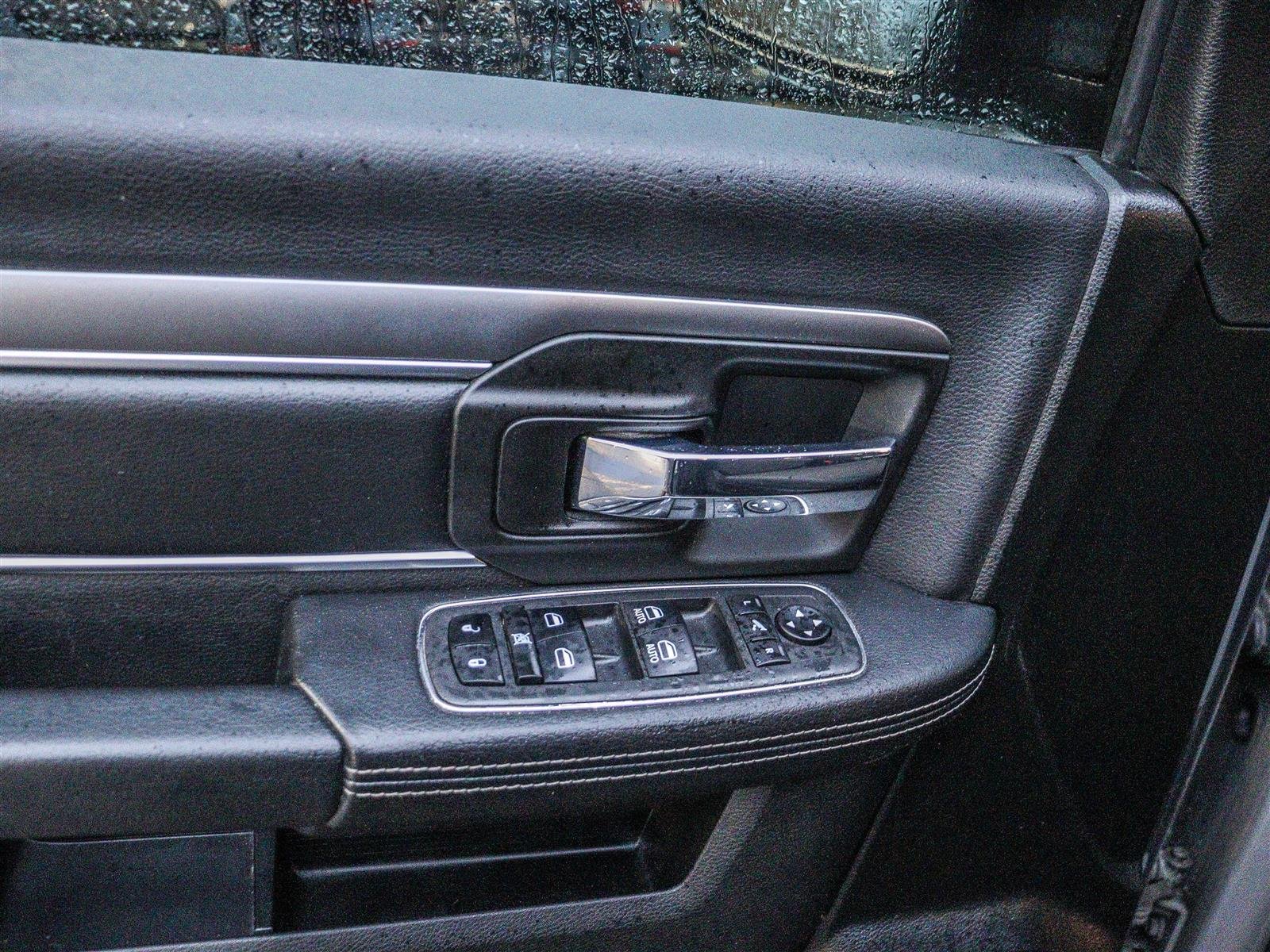 RAM 1500 Classic SLT 2022 Grey Ottawa & Gatineau - photo #8