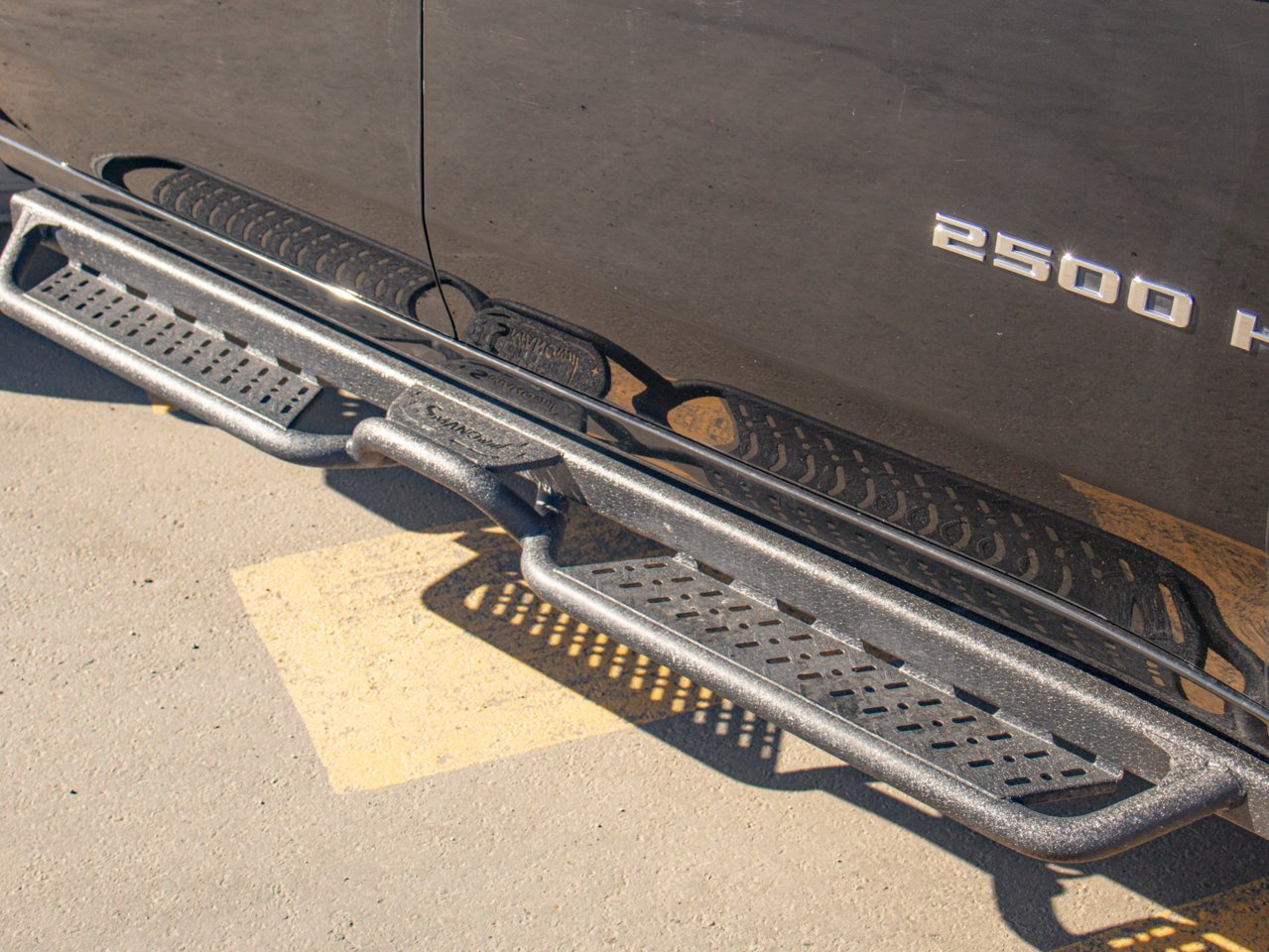 2025 Chevrolet Silverado 2500HD 4WD Crew Cab 159 Custom Black Sherwood Park - photo #12