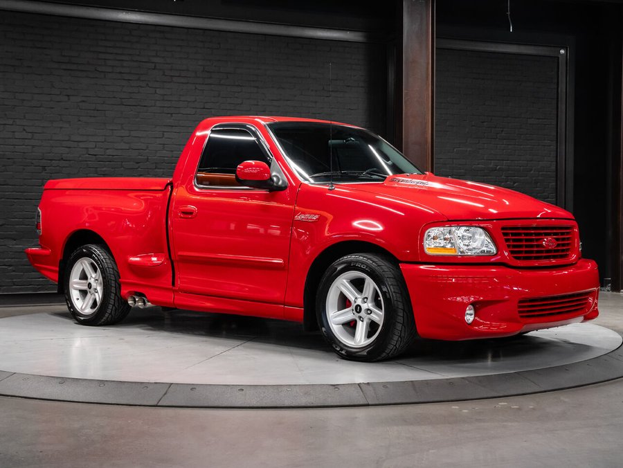 2004 Ford F-150 Lightning | Low Mileage | Paint Match Tonneau Cover | Remote Starter Red