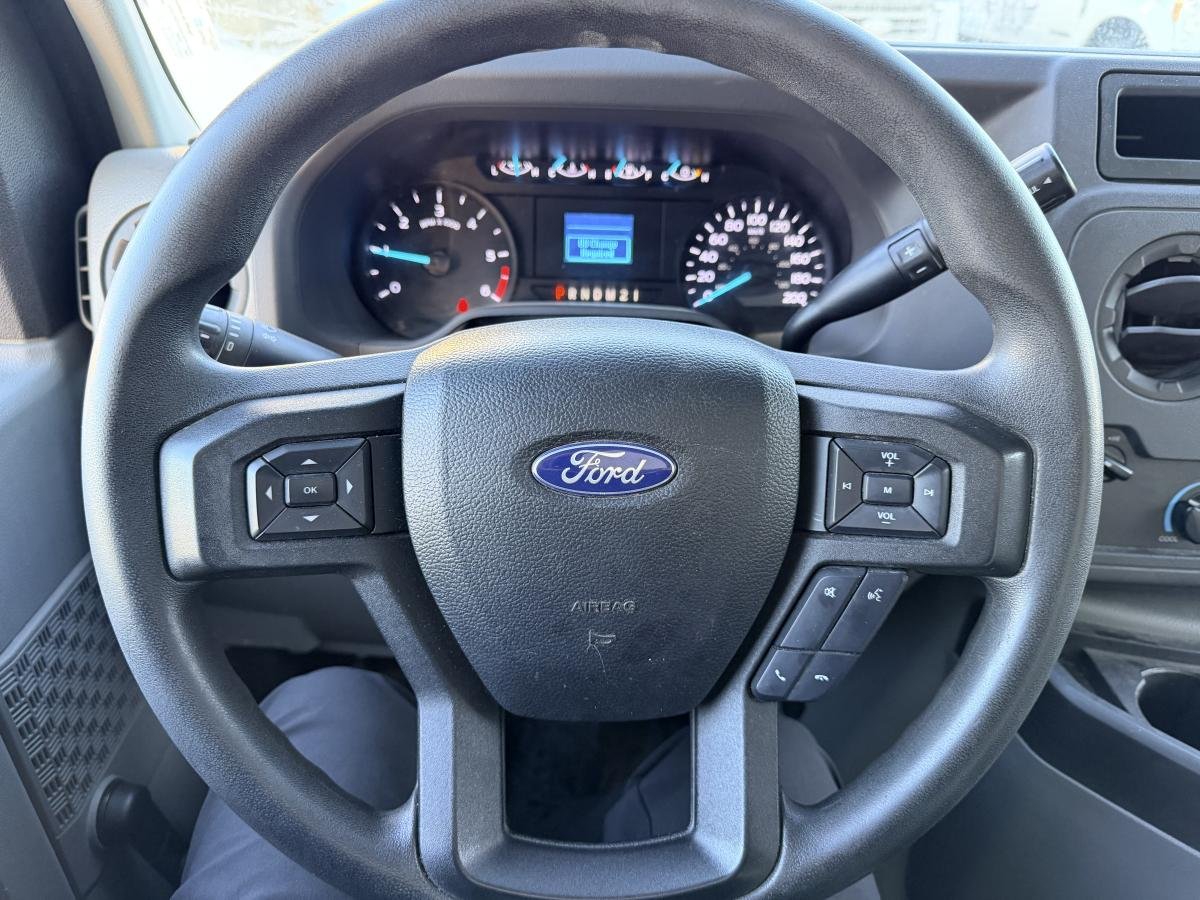 2022 Ford E-series White  - photo #14
