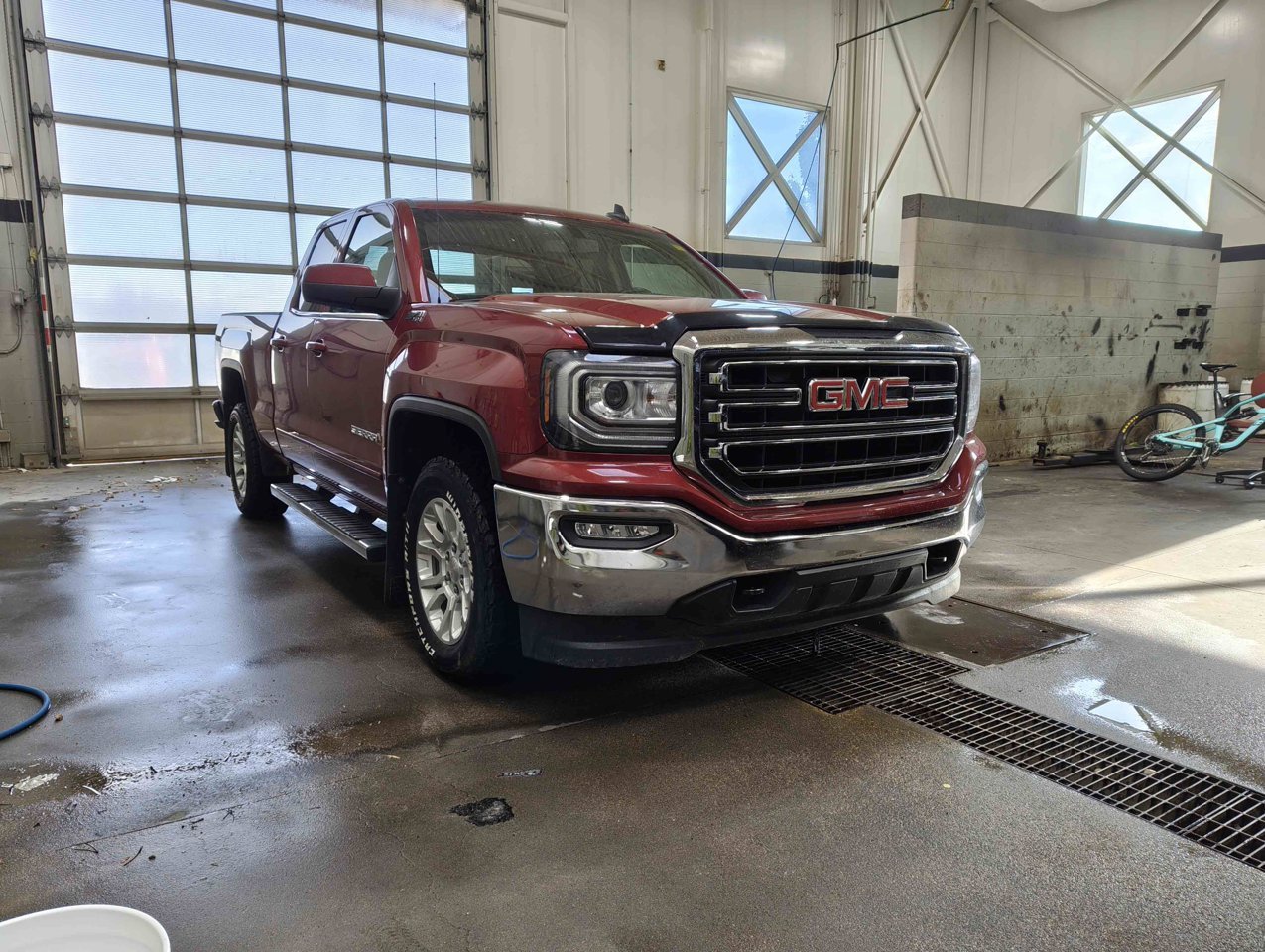 2018 GMC Sierra 1500 4WD Double Cab 143.5 SLE Red Sherwood Park - photo #2