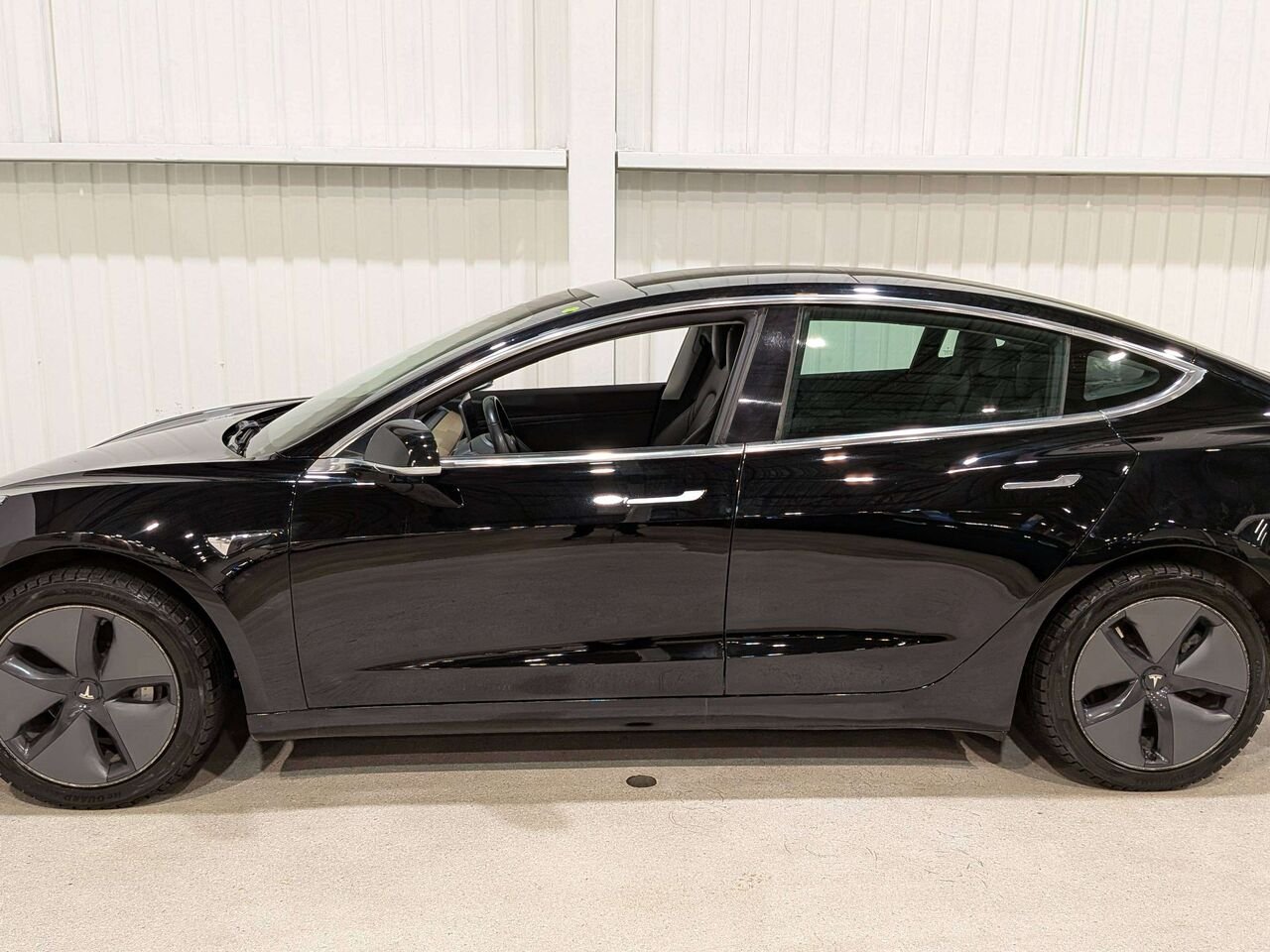 2019 Tesla Model 3 Standard Range Plus RWD Black Val-David - photo #4
