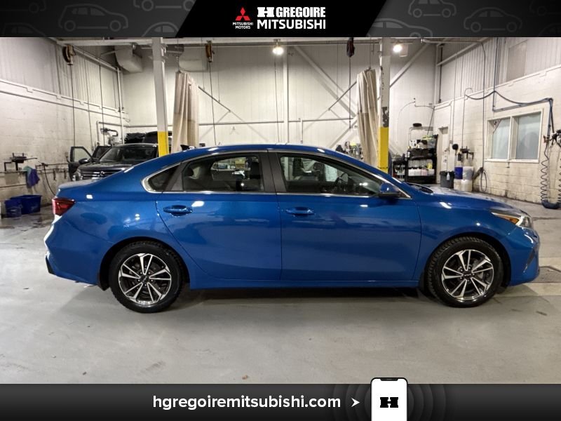 2022 Kia Forte Blue Blainville - photo #10