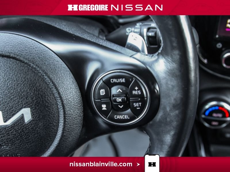 2022 Kia Soul Grey Blainville - photo #16