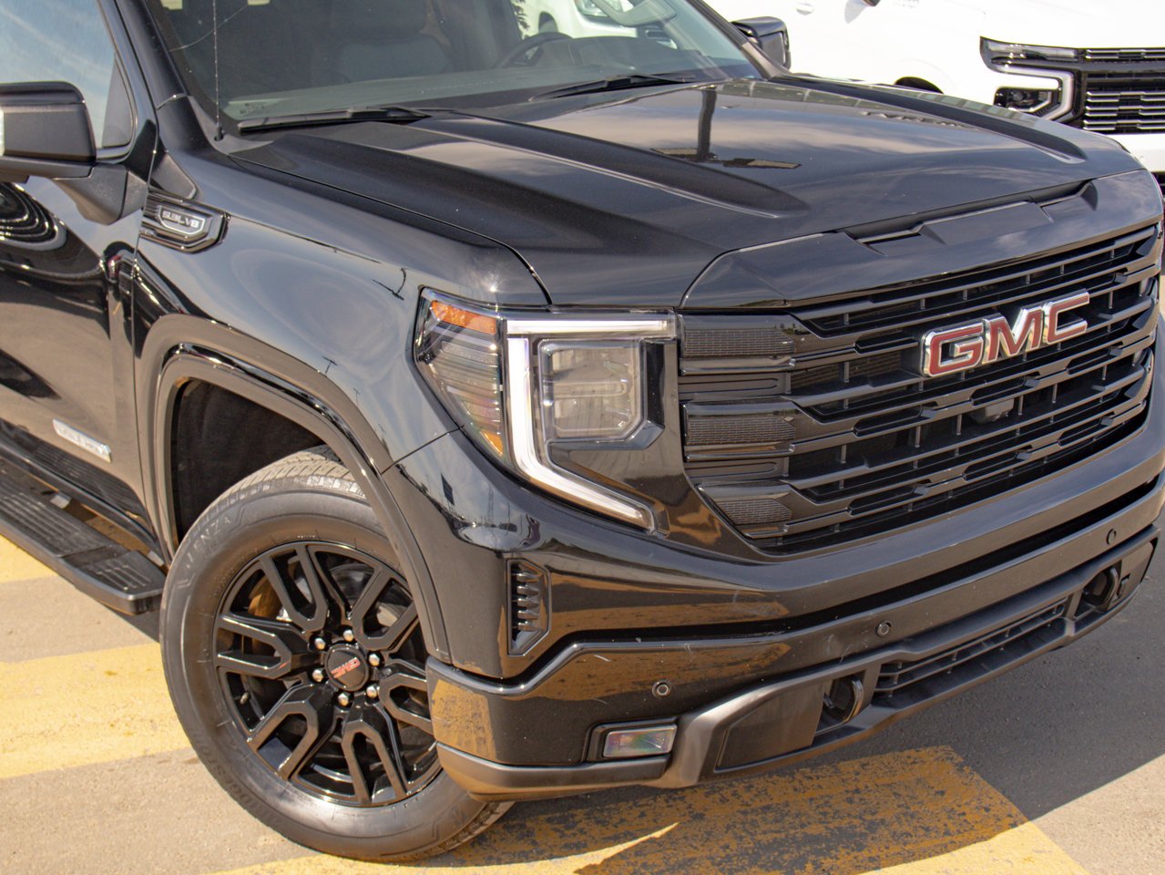 2024 GMC Sierra 1500 4WD Crew Cab 147 Elevation Black Sherwood Park - photo #13