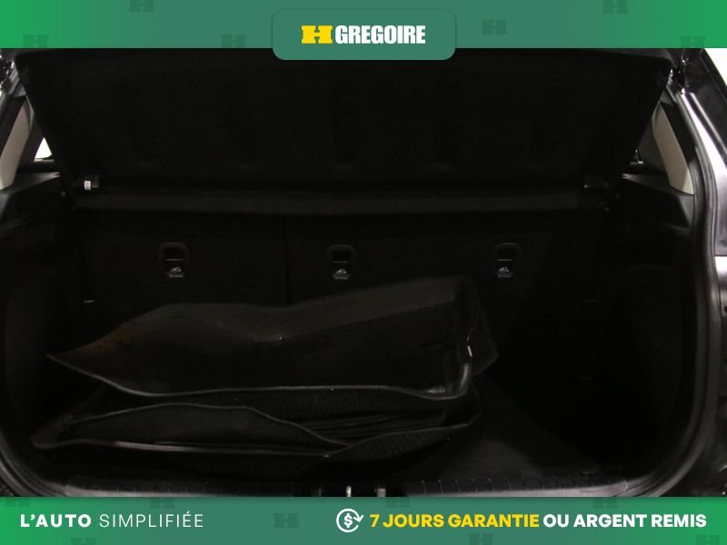 2021 Hyundai Venue Black Laval - photo #32