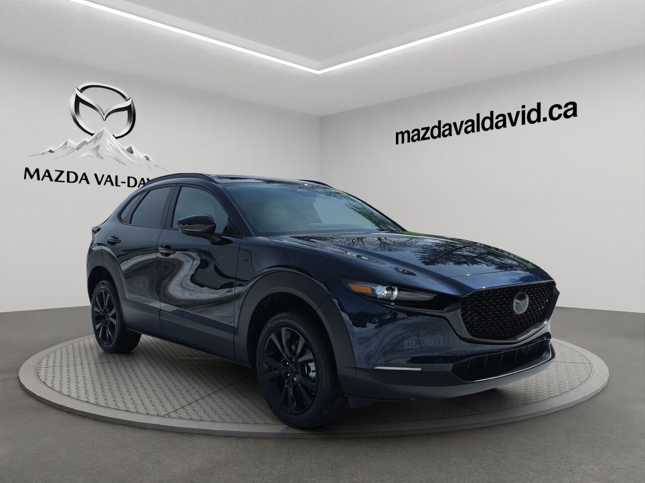 Mazda CX-30 GS AWD 2.5 S Kuro AWD, Toit ouvrant, Sièges en similicuir, Barre de toit peintes. 2026 Bleu cristal foncé mica Val-David - photo #4