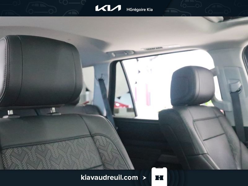 2024 Toyota Sequoia Grey Blainville - photo #27
