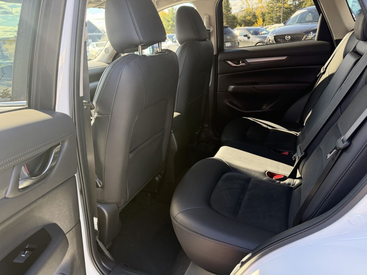2023 Mazda CX-5 White Ste-Marie - photo #5