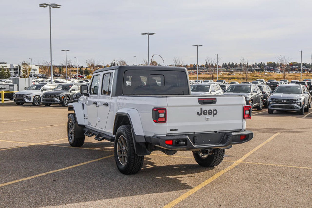 2021 Jeep Gladiator Sport 80th Anniversary 4x4 *Ltd Avail* White Sherwood Park - photo #5